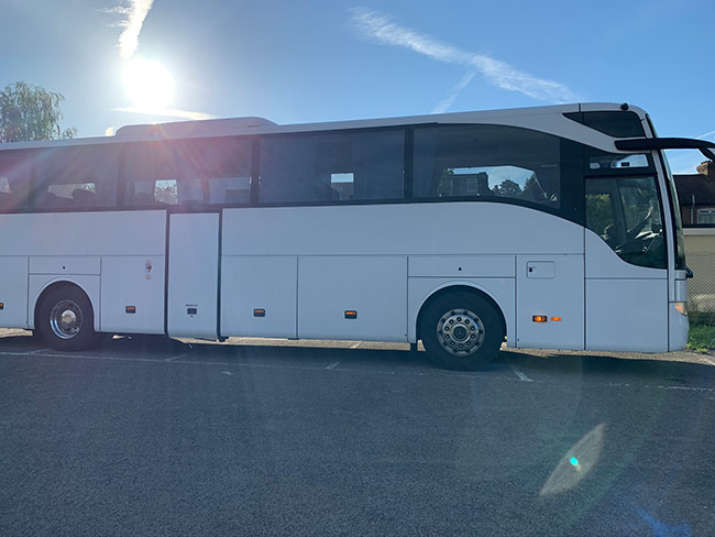 coach travel wigan to london